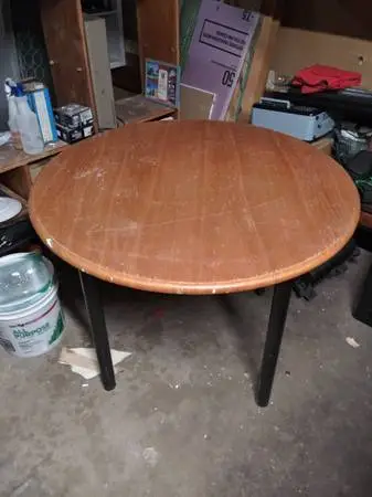 Round Kitchen Dining Table