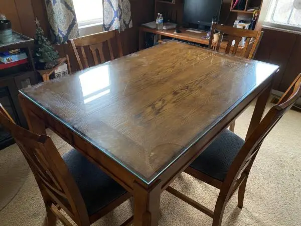 DINING ROOM TABLE